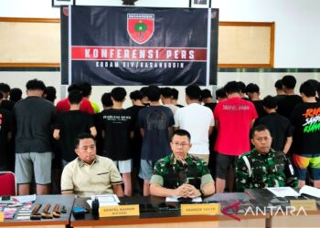Kodam XIV/Hasanuddin bongkar sindikat penipuan daring di Sidrap