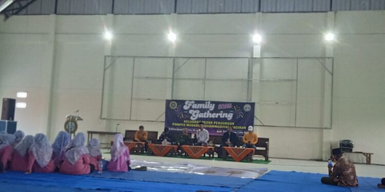 Semangat Kebersamaan Guru-Guru Pondok Modern Muhammadiyah Paciran dalam Family Gathering 2025 Part 1