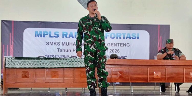Wakil Danramil 0825/04 Genteng Banyuwangi Beri Motivasi Siswa Baru SMK Muda Genteng