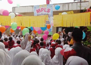 Balon Harapan dan Apel Pagi Warnai MPLS Ramah di SD Muhammadiyah Kota Blitar