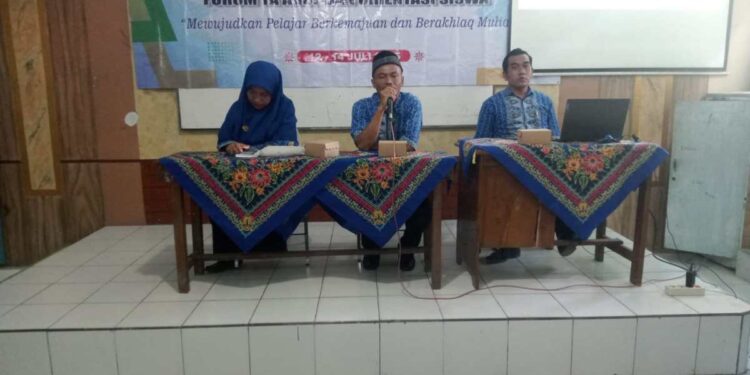 Awali Tahun Ajaran Baru, MadtsaMutu Pondok Modern Paciran Adakan Pertemuan dengan Wali Murid Kelas 7