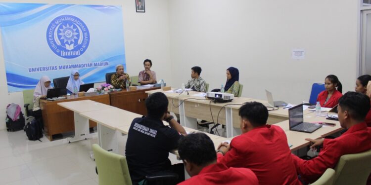 Kaji Hasil Praktikum Mahasiswa di Lembaga Sosial, Prodi Kesos UMMAD (UMJT) Gelar Seminar Hasil Praktikum