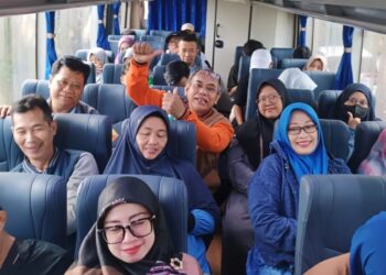Lagu-Lagu Nostalgia Iringi Perjalanan Menuju Lokasi Family Gathering SD Musix