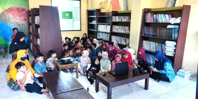 Siswa SD Muhammadiyah Kota Blitar Antusias Ikuti Zoom ‘Pak Ketum Menyapa’