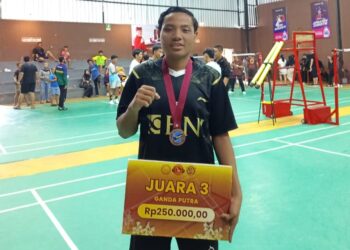 Smash Prestasi! Krisna Wahyu Taklukkan Turnamen Badminton JTampelan 2025