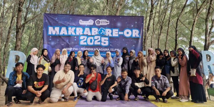 Pantai Semilir jadi Saksi Regenerasi Kepemimpinan HMP PAI STITMUBO 2025/2026