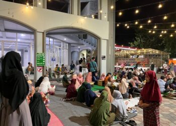 Kemeriahan Kemadjoean Café: Ribuan Porsi Makanan Gratis di Masjid Ar Royyan Muhammadiyah Buduran