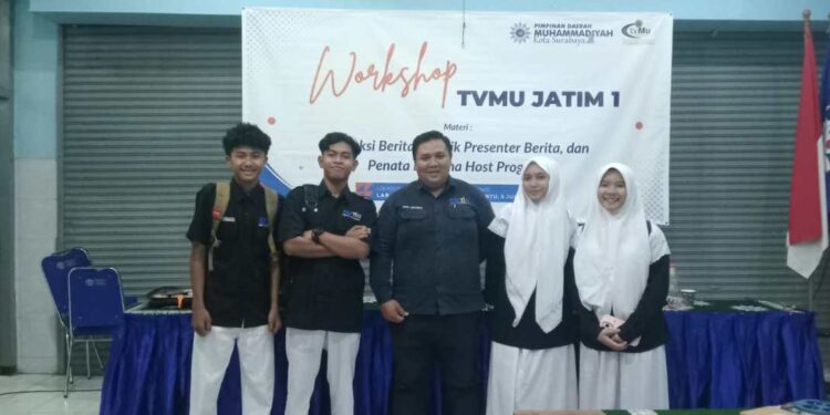 Empat Siswa Berbakat SMK TI Muhammadiyah 11 Paciran Ikuti Workshop Jurnalistik tvMu Jatim 1 di Surabaya