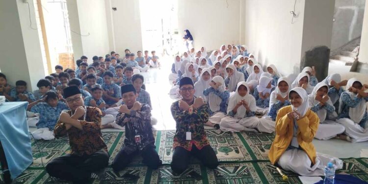 SMP Muhammadiyah 6 Wuluhan Gandeng KUA, Tekan Angka Perkawinan Anak Lewat Sosialisasi dan Edukasi Remaja