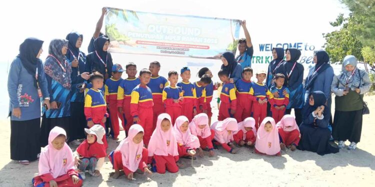 Penutupan MPLS SD Muhammadiyah 2 Babat: Serunya Belajar dan Bermain di Pantai Klayar