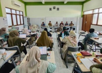 Jelang Tahun Ajaran Baru, Guru dan Karyawan SD Almadany Dapat Pesan Penting Ini saat Pembekalan