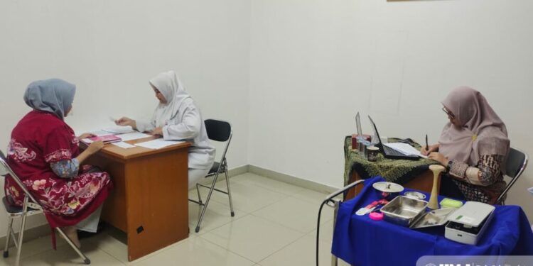 Prodi Profesi Bidan FKK UMJ Gelar Ujian OSCE Bidan 2025