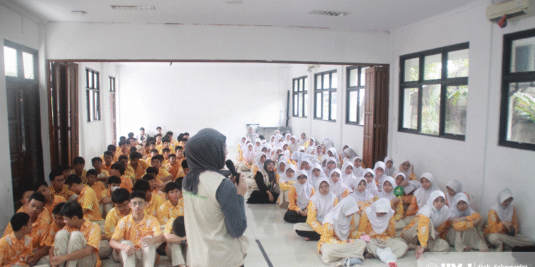 Kelompok 46 KKN Tematik UMJ Beri Edukasi Tentang Konsekuensi Hukum Bagi Anak
