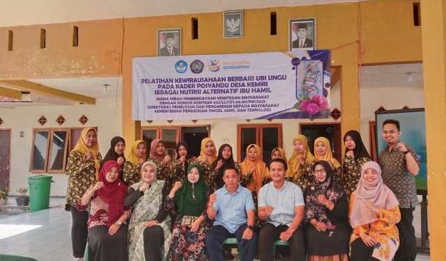 Ubi Ungu Penyelamat Ibu Hamil, PKM Unmuh Jember Latih Kader Posyandu Desa Kemiri