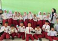 Mahasiswa PGSD KKN 18 UMG 2025 Ajak Siswa SD di Desa Pinggir Gemar Menabung Sejak Dini
