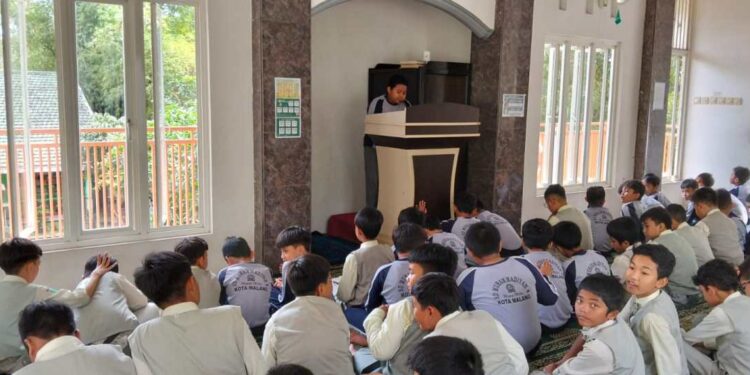 Tawa-Mu: Menumbuhkan Semangat Menuntut Ilmu dan Hormat kepada Guru