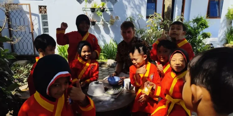 SD Aisyiyah Cindogo Sambut Tamu dari Republik Ceko