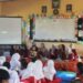 Kreatif! Mahasiswa KKN UM Surabaya Ajak Siswa Belajar Simulasi Letusan Gunung