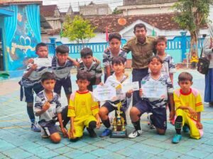 MIM 1 Ujungpangkah Juara Turnamen Futsal Pra Milad Muhammadiyah ke-113 di PRM Ngemboh