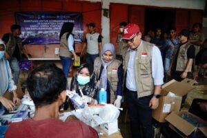 UMSU Serahkan Paket Bantuan Untuk Korban Banjir di Aceh Tamiang