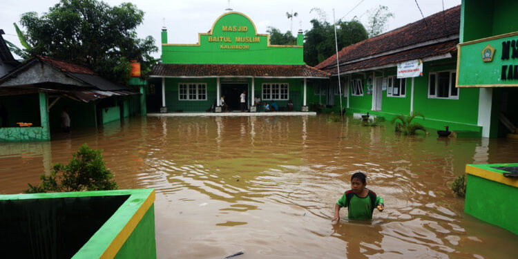 Banjir Bukan Sekedar Peristiwa Alam, Tapi Masalah Tata Kelola Bencana dan Ekonomi Politik Kuasa