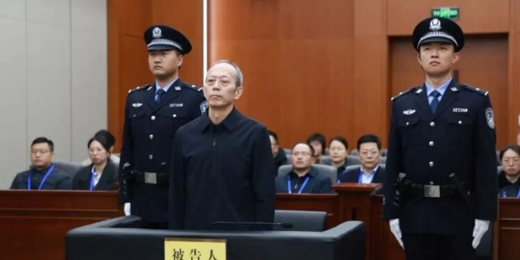 China Menghukum Menteri Korup: Vonis Mati dan Penjara Seumur Hidup